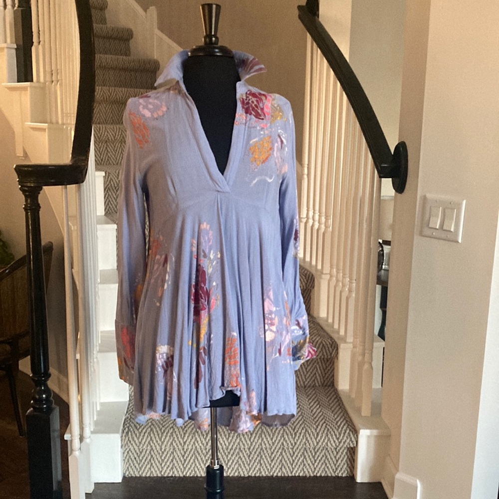 Free People periwinkle floral long sleeve collared tunic